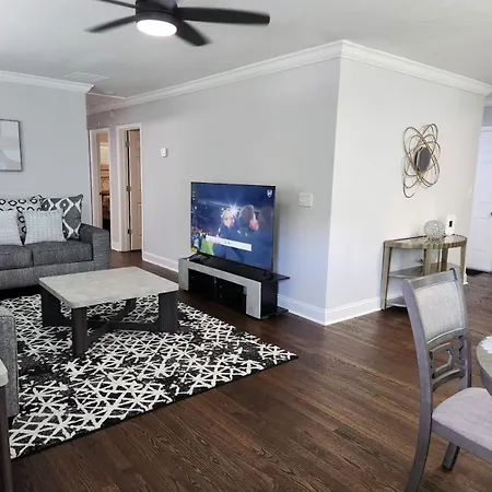 Comfy Home In Atlanta, Ga
